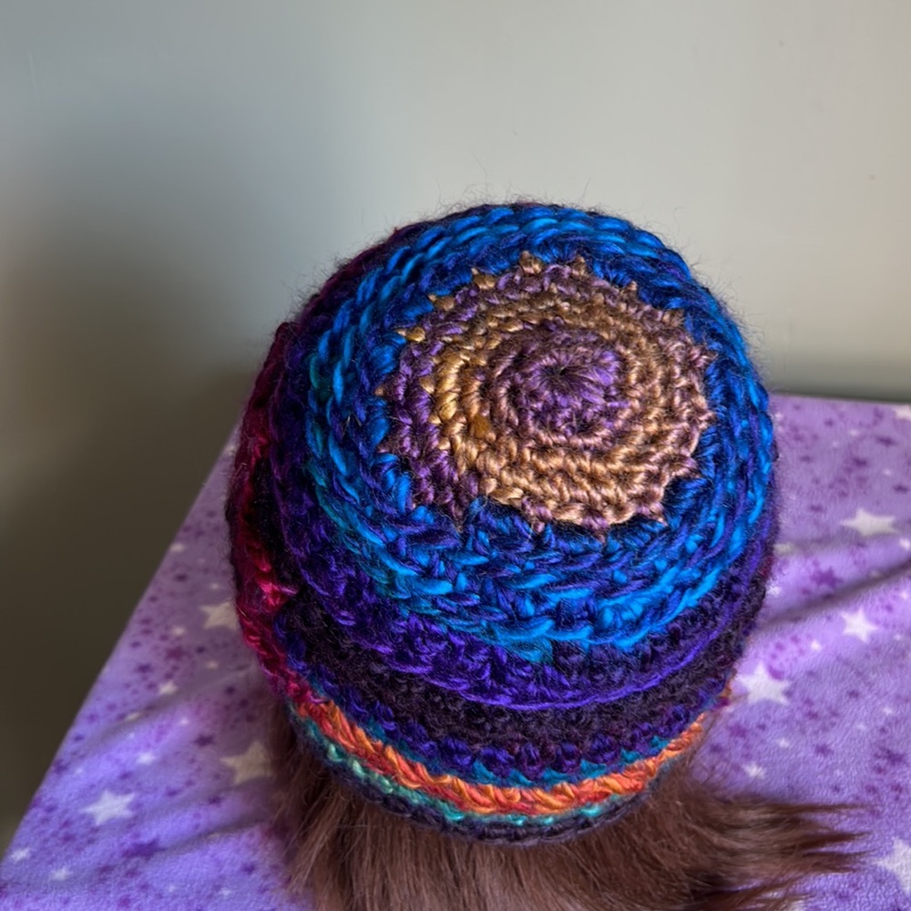 Crochet satin flower beanie medium new - Picture 4 of 7